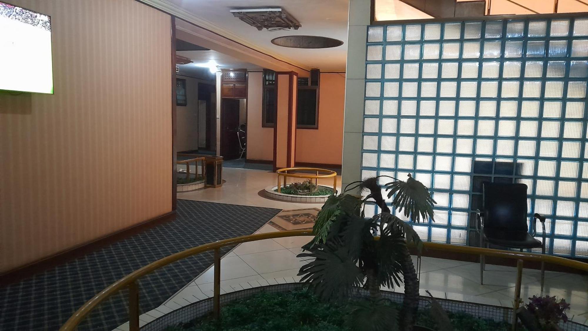 New Jbk Hotel Кампала Экстерьер фото