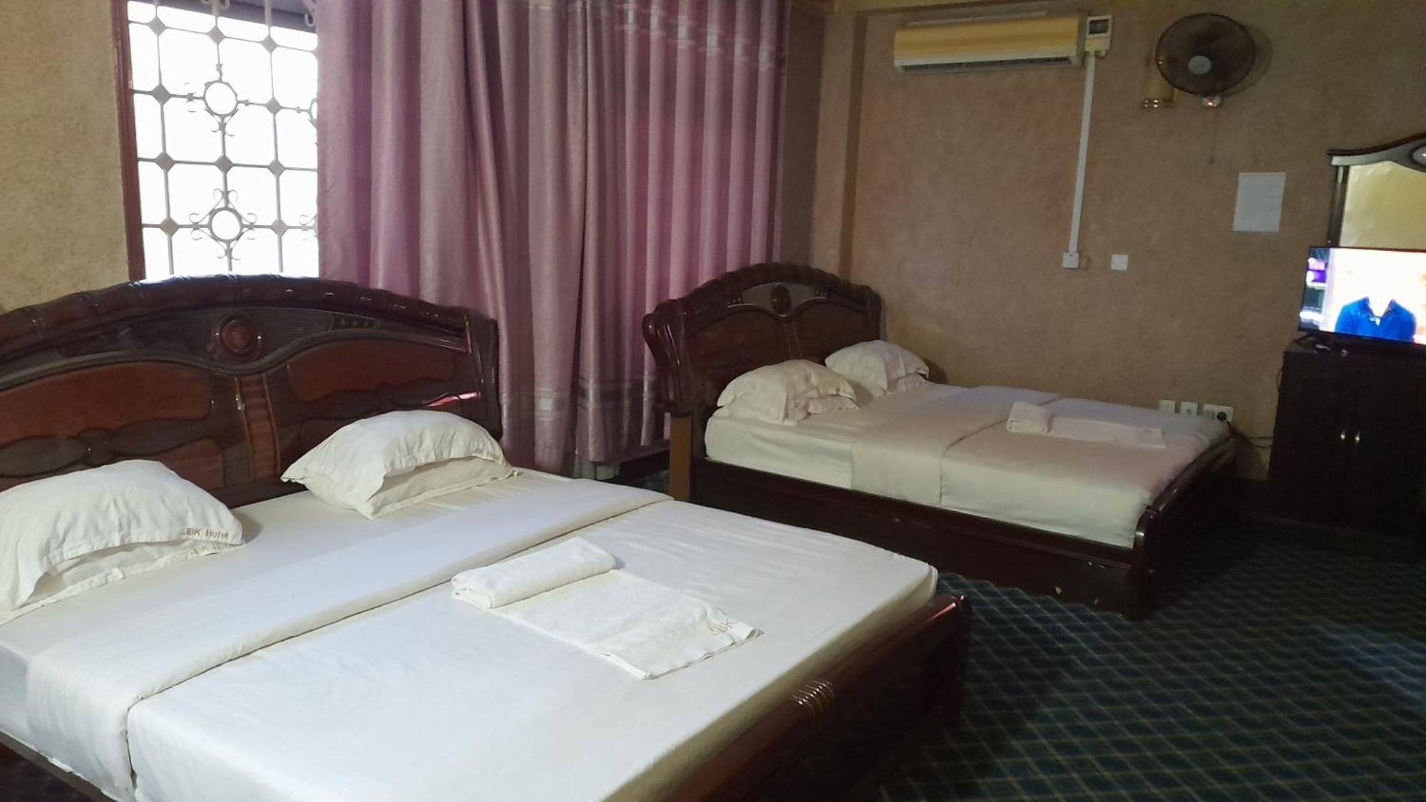 New Jbk Hotel Кампала Экстерьер фото