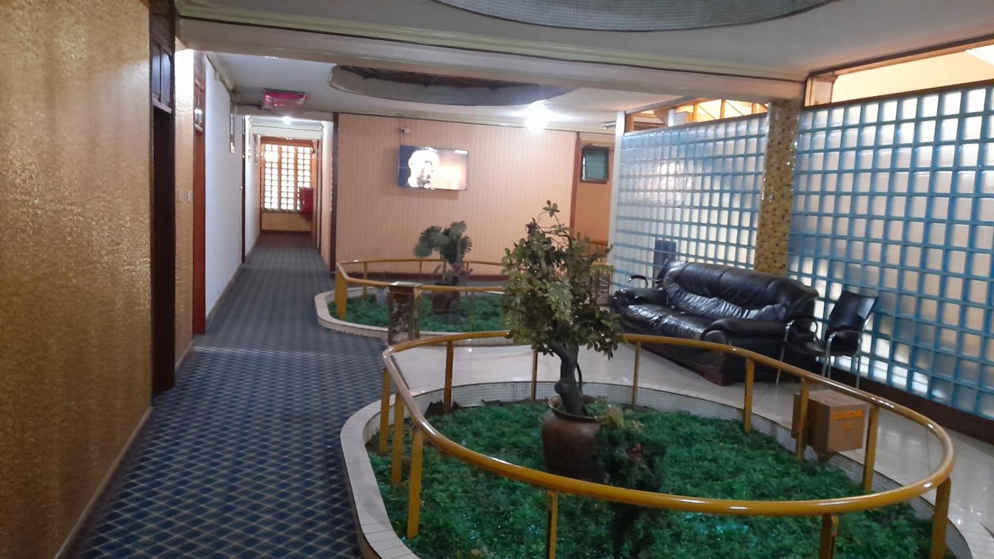 New Jbk Hotel Кампала Экстерьер фото